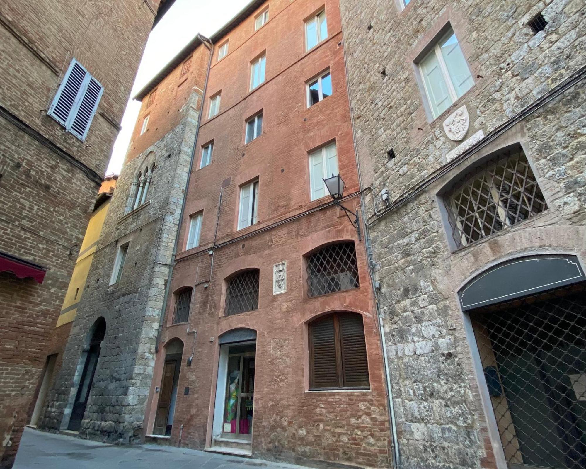 Amirooms Affittacamere Siena Bagian luar foto