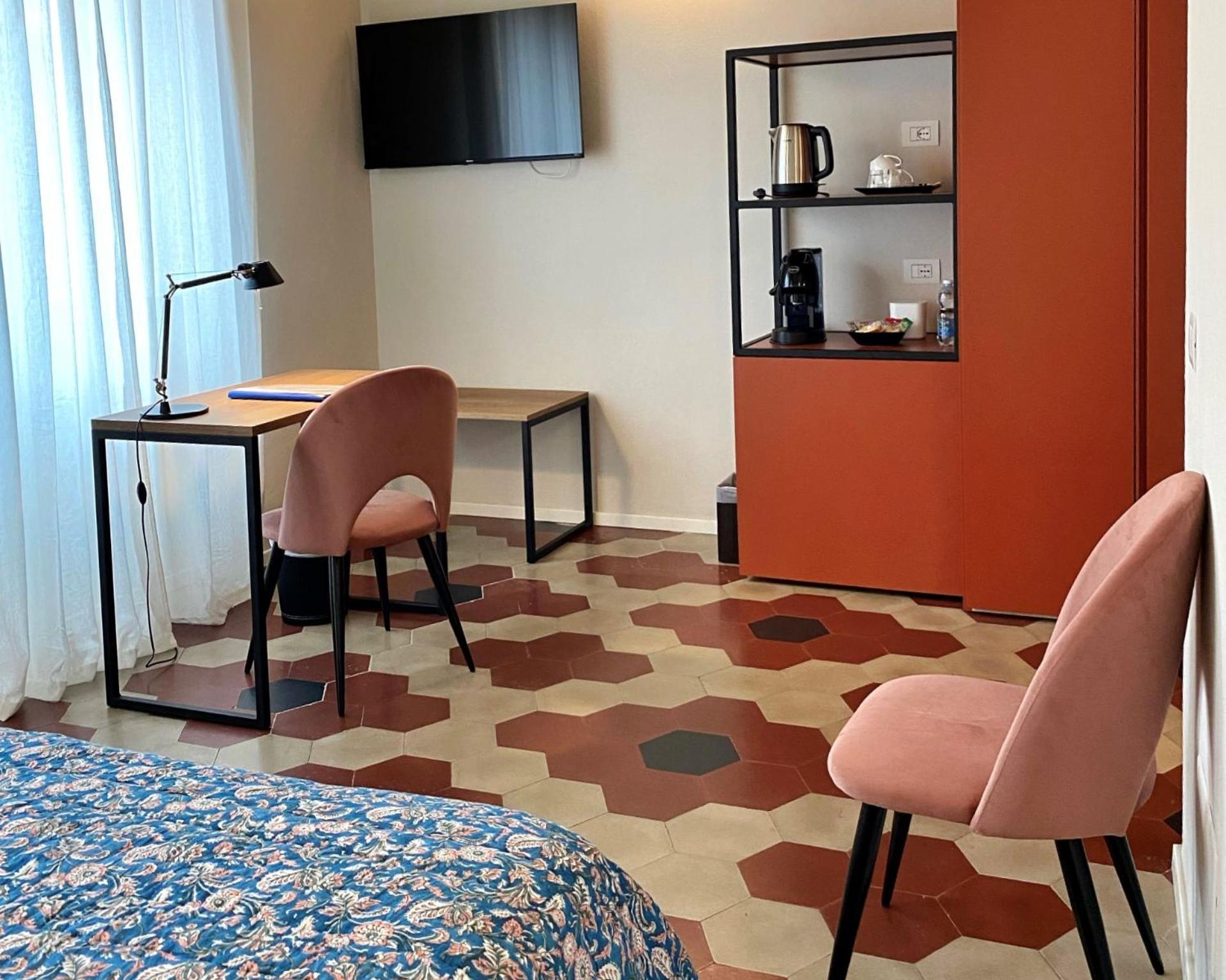 Amirooms Affittacamere Siena Bagian luar foto